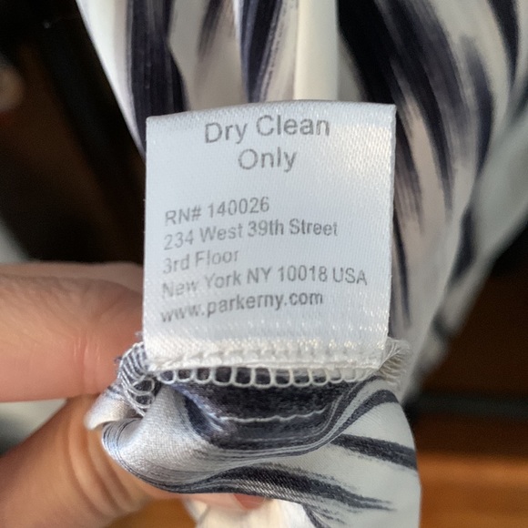 Parker Size Small white and black patterned shift dress - Picture 6 of 6